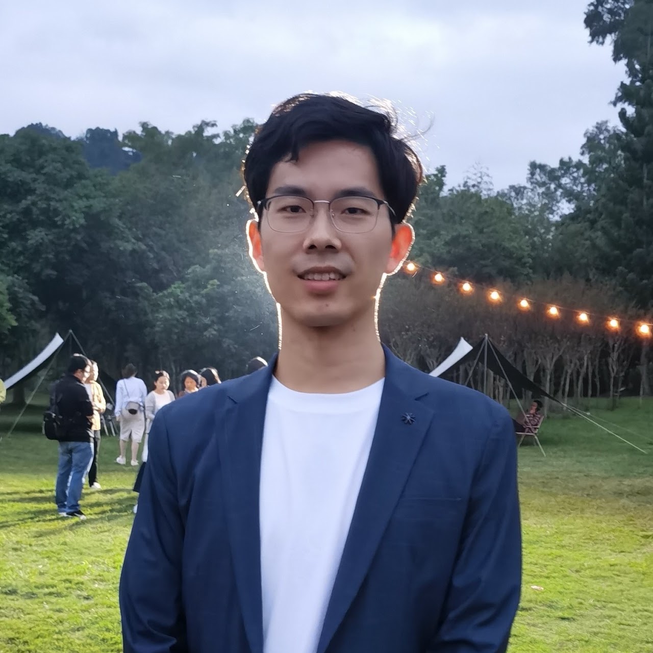 Jinglin Zhu